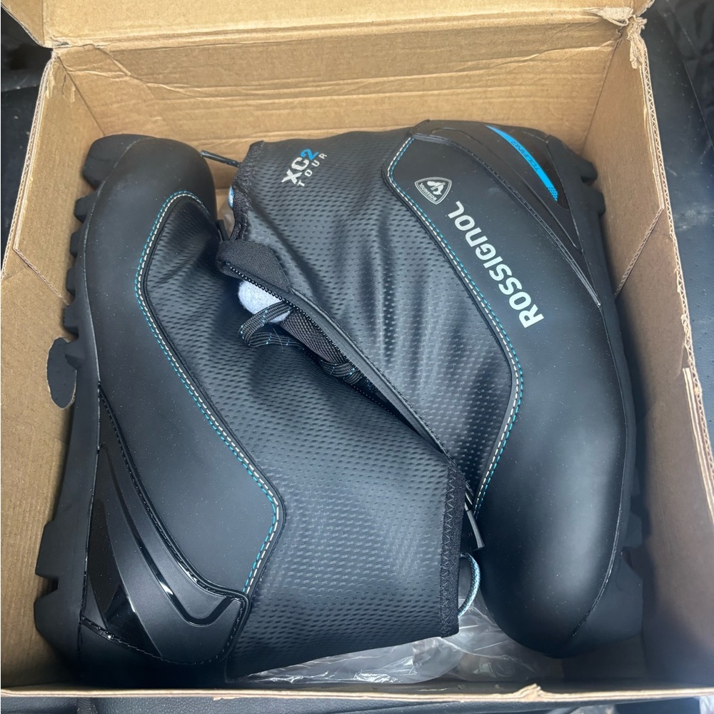 Rossignol XC-2 FW Nordic Ski Boots Black with Blue Accents 38 NWT